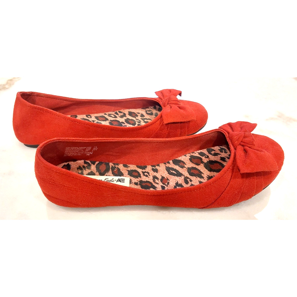 American Eagle Y2K Red Suede Flats Size 7.5 Women's Dress Shoes Casual Bow Tie